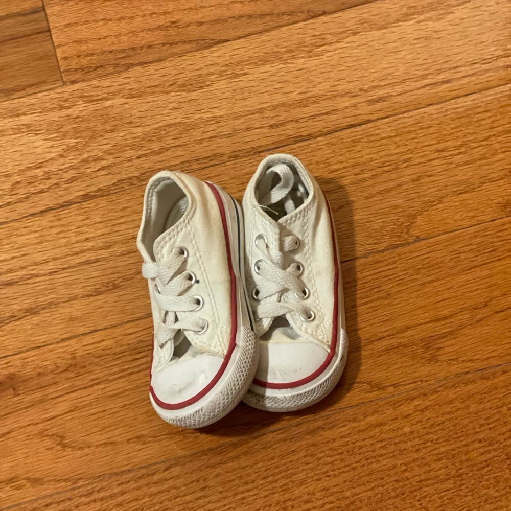 Converse - Picture 2 of 2